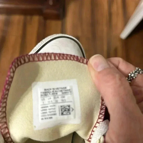 Converse shoe - Picture 5 of 5